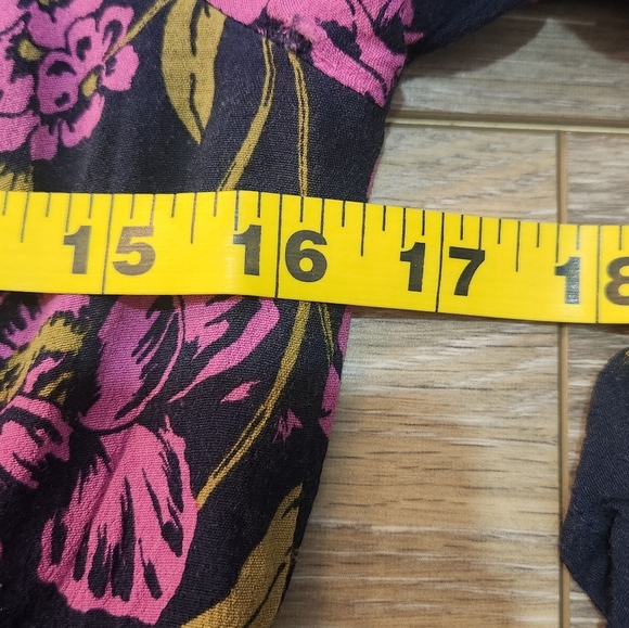 Express blue and pink floral ruffle sleeve off the shoulder Romper shorts Medium - Picture 5 of 5